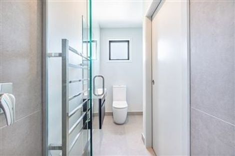 Photo of property in 2d Nerita Place, Long Bay, Auckland, 0630