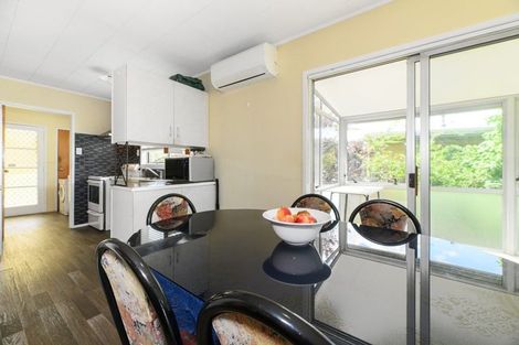 Photo of property in 37 Rosewarne Crescent, Glendene, Auckland, 0602