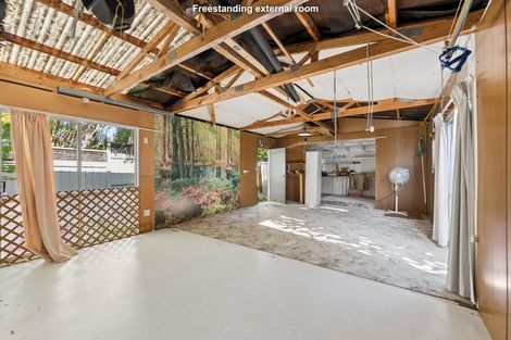 Photo of property in 13 Ward Crescent, Te Atatu Peninsula, Auckland, 0610