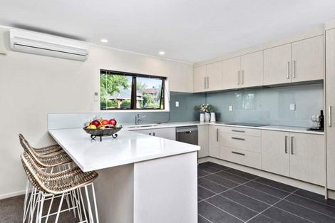 Photo of property in 17 Voltaire Court, Botany Downs, Auckland, 2010