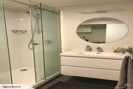 Photo of property in 29a Woodglen Road, Glen Eden, Auckland, 0602