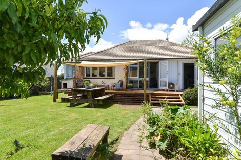 Photo of property in 29 Ross Crescent, Fairfield, Hamilton, 3214