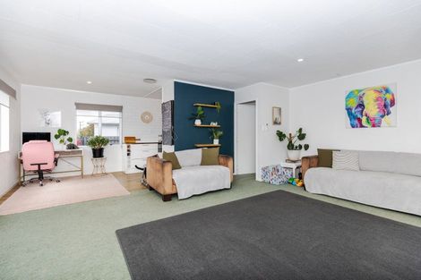 Photo of property in 11 Purcell Place, Melville, Hamilton, 3206