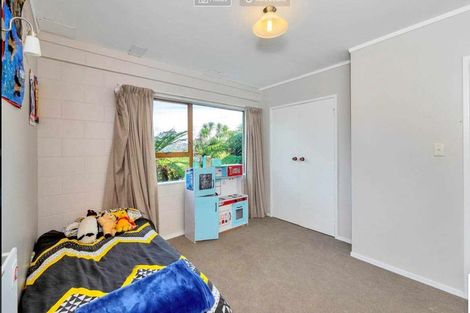 Photo of property in 1/2a Carlisle Road, Browns Bay, Auckland, 0630