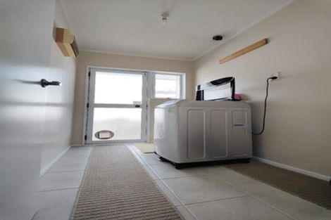 Photo of property in 72 Granville Drive, Massey, Auckland, 0614