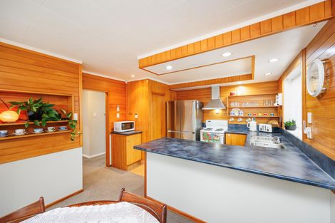 Photo of property in 24 Parkland Crescent, Terrace End, Palmerston North, 4410