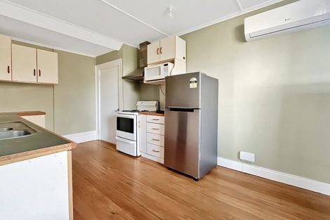 Photo of property in 393 College Street, Hokowhitu, Palmerston North, 4410