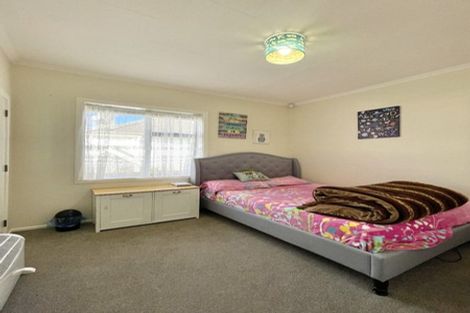 Photo of property in 3 Pilcher Crescent, Naenae, Lower Hutt, 5011