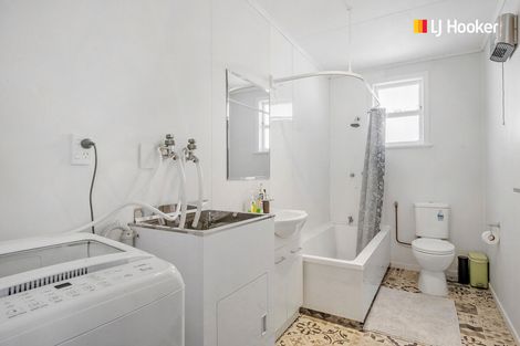 Photo of property in 23 Royal Crescent, Saint Kilda, Dunedin, 9012