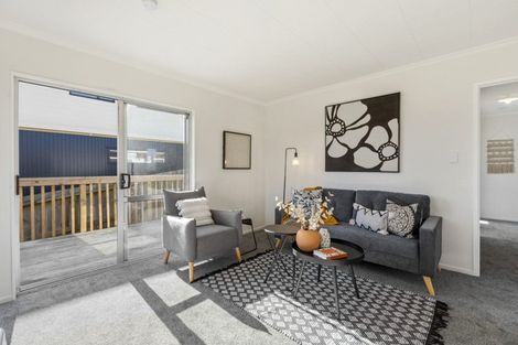 Photo of property in 2/25 Tawa Road, Te Atatu Peninsula, Auckland, 0610