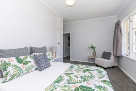 Photo of property in 2 Old Farm Road, Hamilton East, Hamilton, 3216