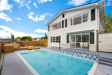 Photo of property in 6 Nuffield Street, Tawa, Wellington, 5028