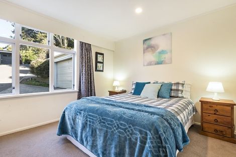 Photo of property in 2 Kopiko Way, Brooklyn, Wellington, 6021