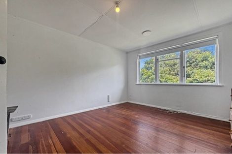 Photo of property in 17 Davidson Crescent, Tawa, Wellington, 5028