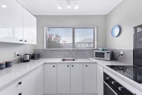 Photo of property in 2/14 Burns Street, Westown, New Plymouth, 4310