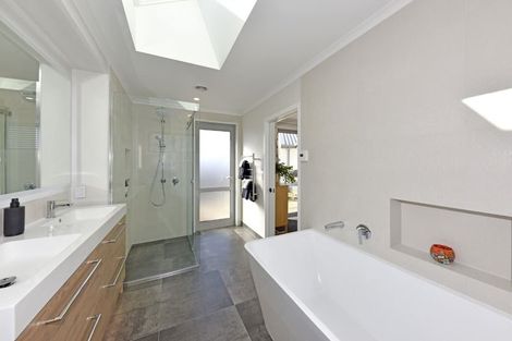 Photo of property in 8 Manarola Road, Halswell, Christchurch, 8025