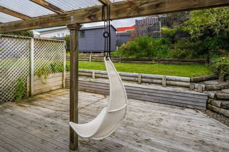 Photo of property in 52 Grays Road, Plimmerton, Porirua, 5026