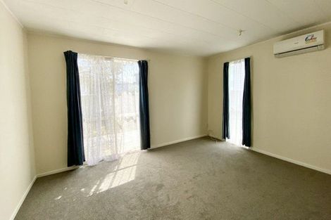 Photo of property in 26a Roberts Road, Te Atatu South, Auckland, 0610