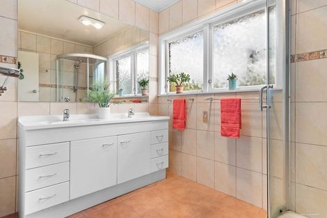 Photo of property in 151 Gossamer Drive, Pakuranga Heights, Auckland, 2010