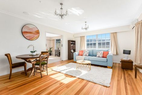 Photo of property in 71 Oriel Avenue, Tawa, Wellington, 5028