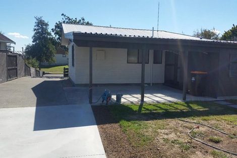 Photo of property in 60 Hillcrest Drive, Kelvin Grove, Palmerston North, 4414