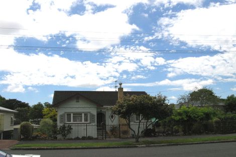 Photo of property in 17 Premier Avenue, Point Chevalier, Auckland, 1022