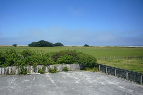 Photo of property in 65 Seaview Road, Cable Bay, 0420