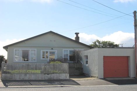 Photo of property in 71 Endeavour Street, Lyall Bay, Wellington, 6022