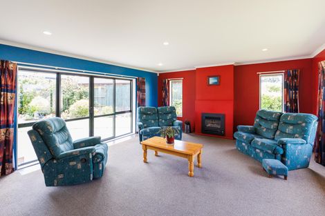 Photo of property in 2 Masefield Terrace, Kelvin Grove, Palmerston North, 4414