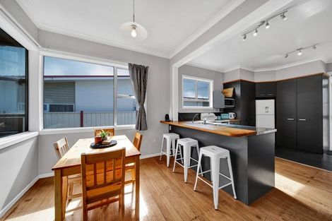 Photo of property in 37 Vogel Street, Hawera, 4610