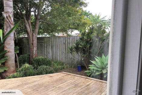 Photo of property in 17 Massey Avenue, Greenlane, Auckland, 1061