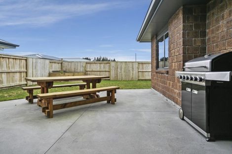 Photo of property in 24 Huka Heights Drive, Rangatira Park, Taupo, 3330