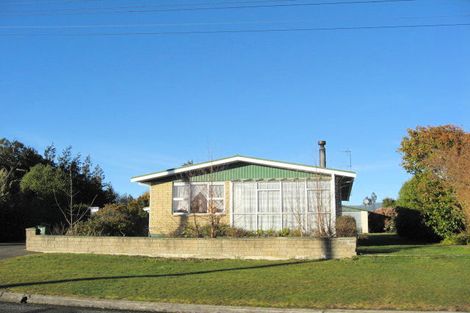 Photo of property in 5 Church Street, Winton, 9720