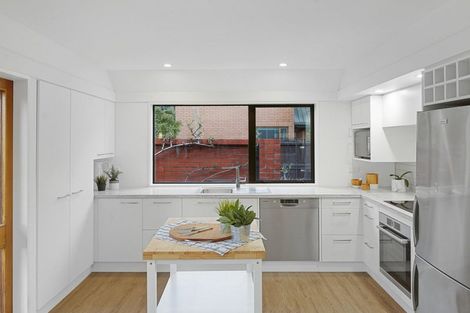 Photo of property in 10 Thurlestone Place, Burnside, Christchurch, 8053