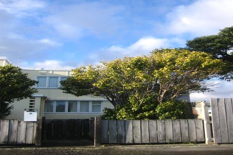 Photo of property in 17 Cambridge Terrace, Waiwhetu, Lower Hutt, 5010