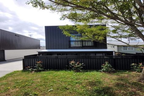 Photo of property in 1/60 Hepburn Road, Glendene, Auckland, 0602