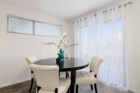 Photo of property in 8 Leo Place, Kawaha Point, Rotorua, 3010