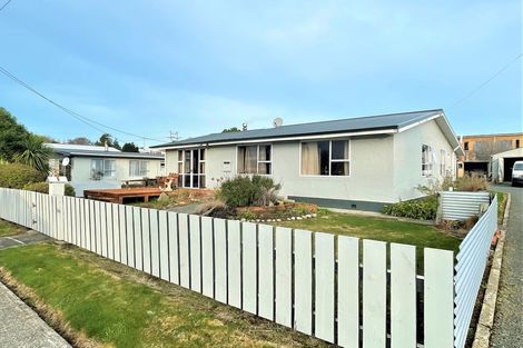 Photo of property in 7 Burns Street, Owaka, 9535