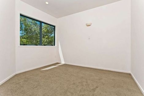 Photo of property in 20/3 The Avenue, Albany, Auckland, 0632
