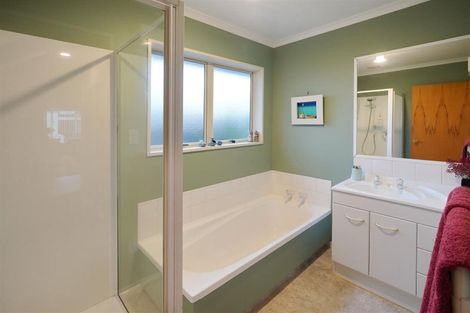 Photo of property in 3 Oaktree Lane, Bishopdale, Christchurch, 8053