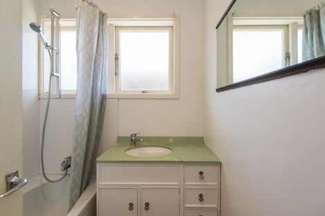 Photo of property in 201 Memorial Avenue, Burnside, Christchurch, 8053