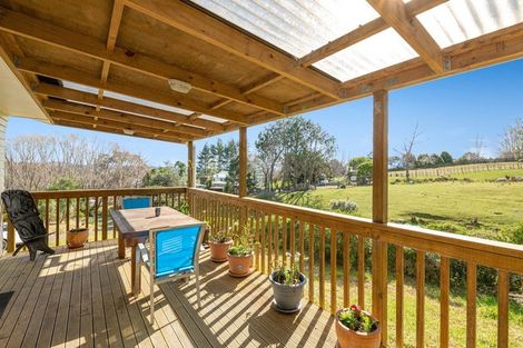 Photo of property in 207 Mangakura Road, Helensville, 0875