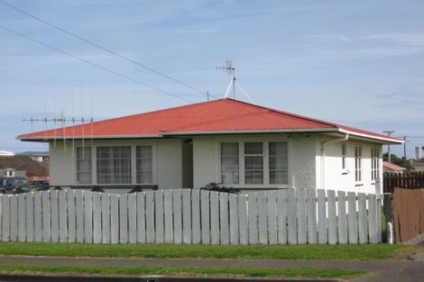 Photo of property in 69 Polson Street, Castlecliff, Whanganui, 4501