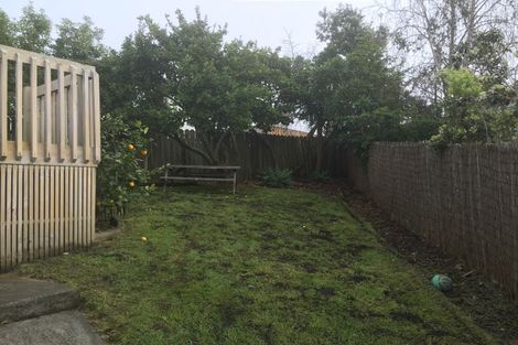 Photo of property in 2/36 Elizabeth Drive, West Harbour, Auckland, 0618