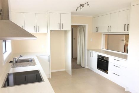 Photo of property in 1/16 Peach Road, Glenfield, Auckland, 0629