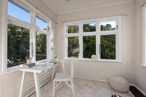 Photo of property in 6 Friend Street, Karori, Wellington, 6012