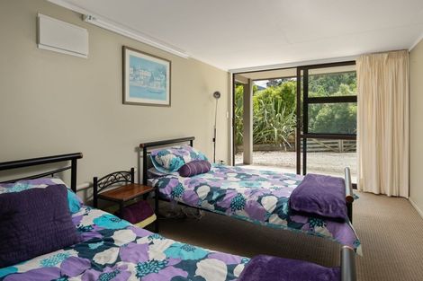 Photo of property in 135 Queen Charlotte Drive, Havelock, Picton, 7281