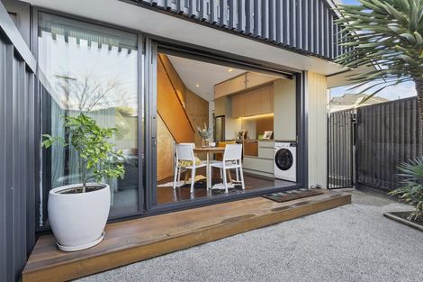 Photo of property in 17a Fife Lane, Miramar, Wellington, 6022