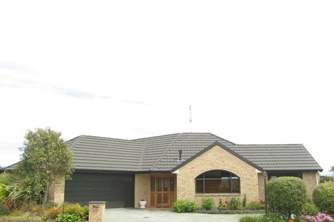 Photo of property in 20 Highcrest Heights, Westmorland, Christchurch, 8025