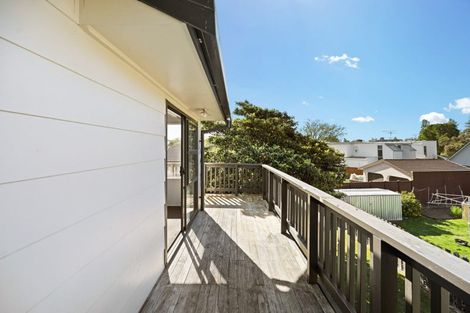 Photo of property in 83 Gilbass Avenue, Hamilton Lake, Hamilton, 3204